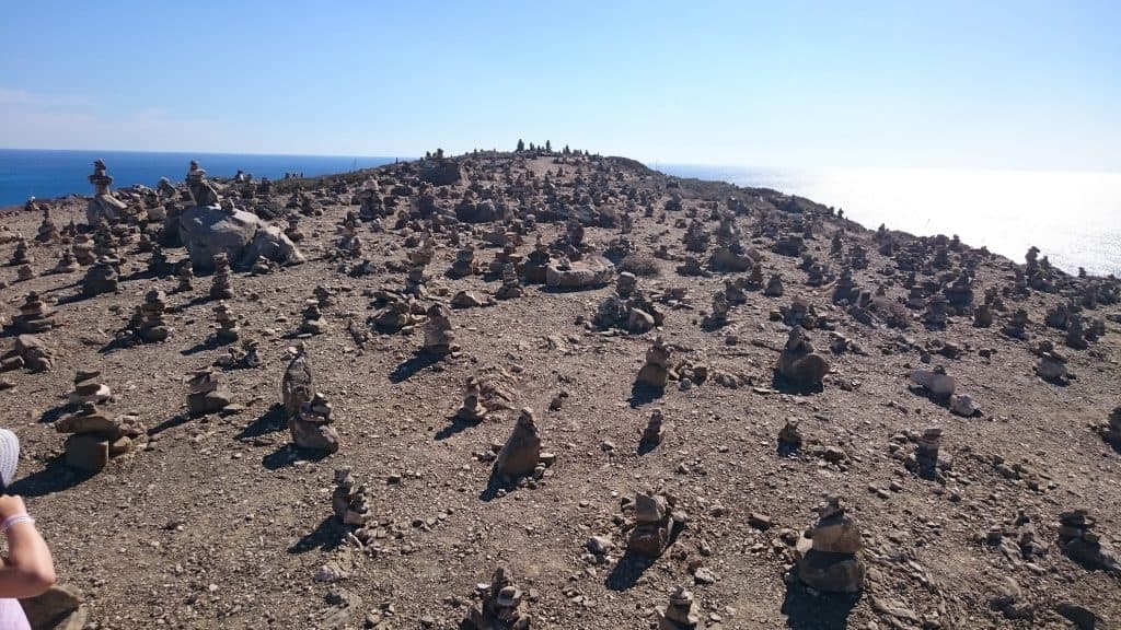Steinhaufen auf Rhodos (Foto: Lena Noa)